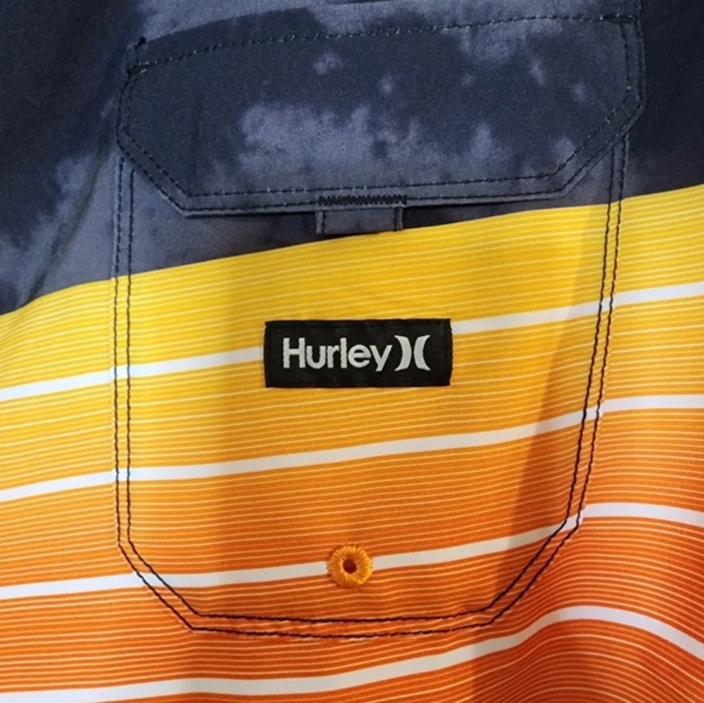 Hurley Striped swim trunks Nwt Size 34‎